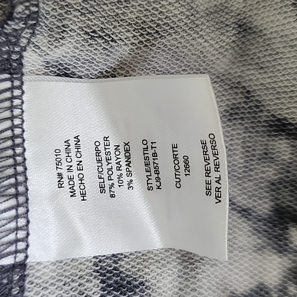 CITY VIBE WOMAN'S HOODED DRESS. - Picture 10 of 11